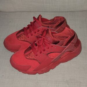 Nike Huarache Shoes Triple Red Athletic Sneakers Boys Size 7Y